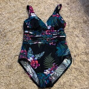 Floral One Piece Swimsuit size Medium NWOT